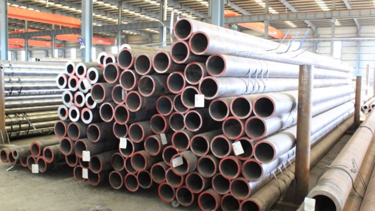 Alloy Steel Pipe vs Carbon Steel Pipe: A Practical Comparison