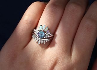 Which Alexandrite Engagement Ring Designs Are Available at Starlandus?